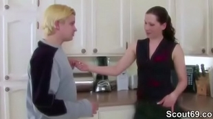 Mom Entice Youthfull Talented to Nail her in Kitchen